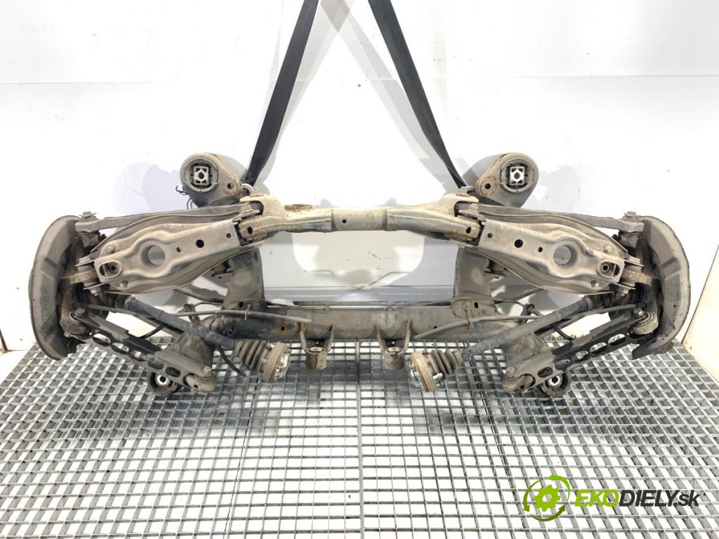 BMW E84 SUV 2013 85 kW sDrive 16 d 1995 Výstuha zad 6792474