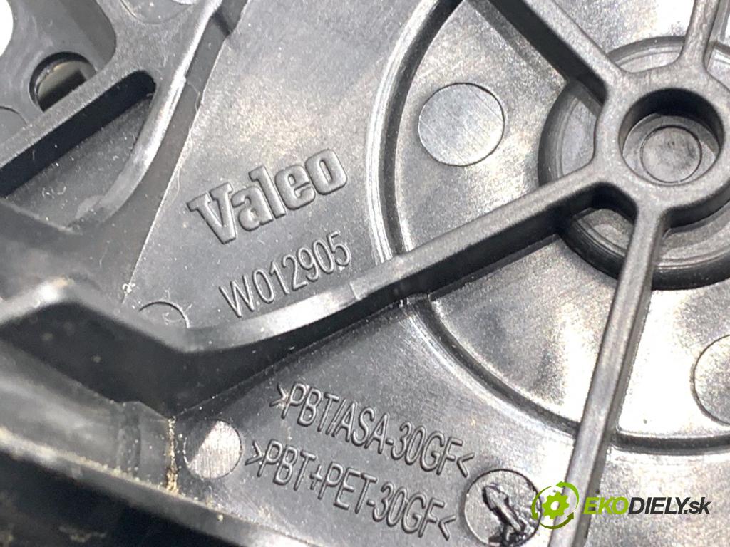 BMW E84 SUV 2013 85 kW sDrive 16 d 1995 Motor stieračov zad 2990856