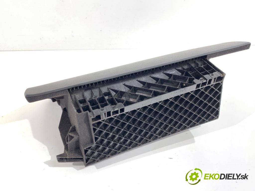 BMW E84 SUV 2013 85 kW sDrive 16 d 1995 přihrádka kastlík spolujezdce  (Přihrádka (kastlík))