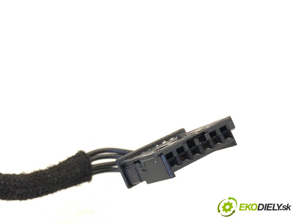 BMW E84 SUV 2013 85 kW sDrive 16 d 1995 SPÍNAČE: volantu 6853131