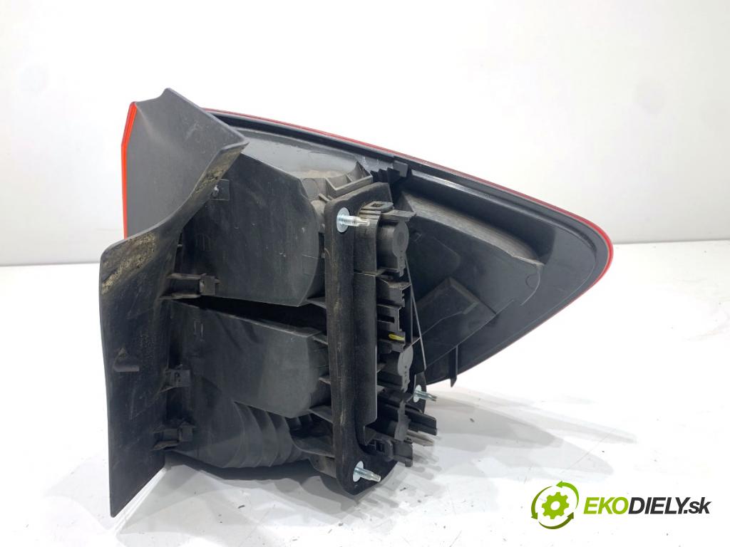 BMW E84 SUV 2013 85 kW sDrive 16 d 1995 světlo levý zadní část 2990109