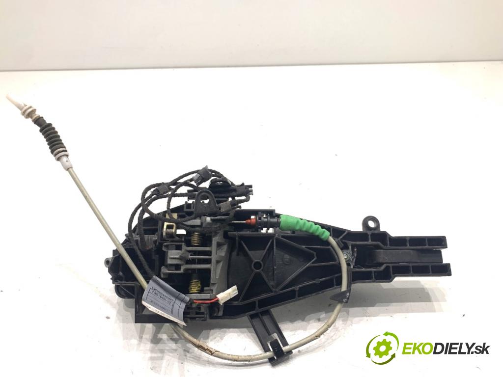 BMW E84 SUV 2013 85 kW sDrive 16 d 1995 klika vnejší pravý přední část