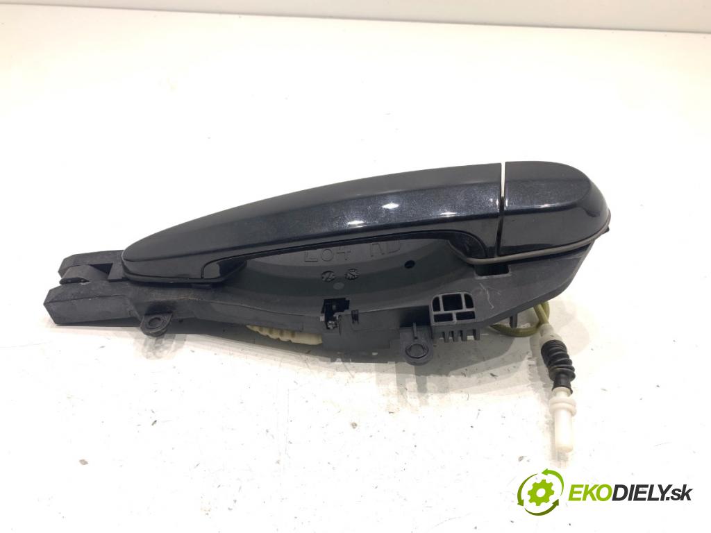BMW E84 SUV 2013 85 kW sDrive 16 d 1995 klika vnejší levý zadní část 