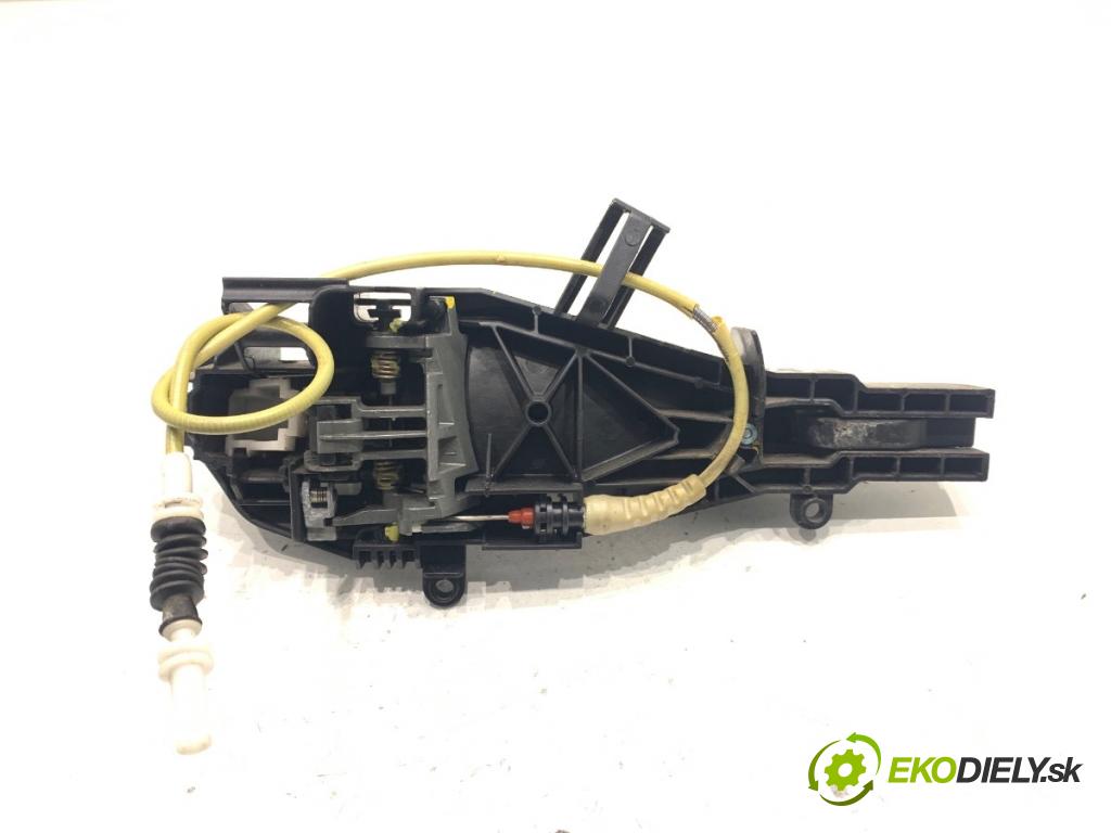 BMW E84 SUV 2013 85 kW sDrive 16 d 1995 klika vnejší levý zadní část