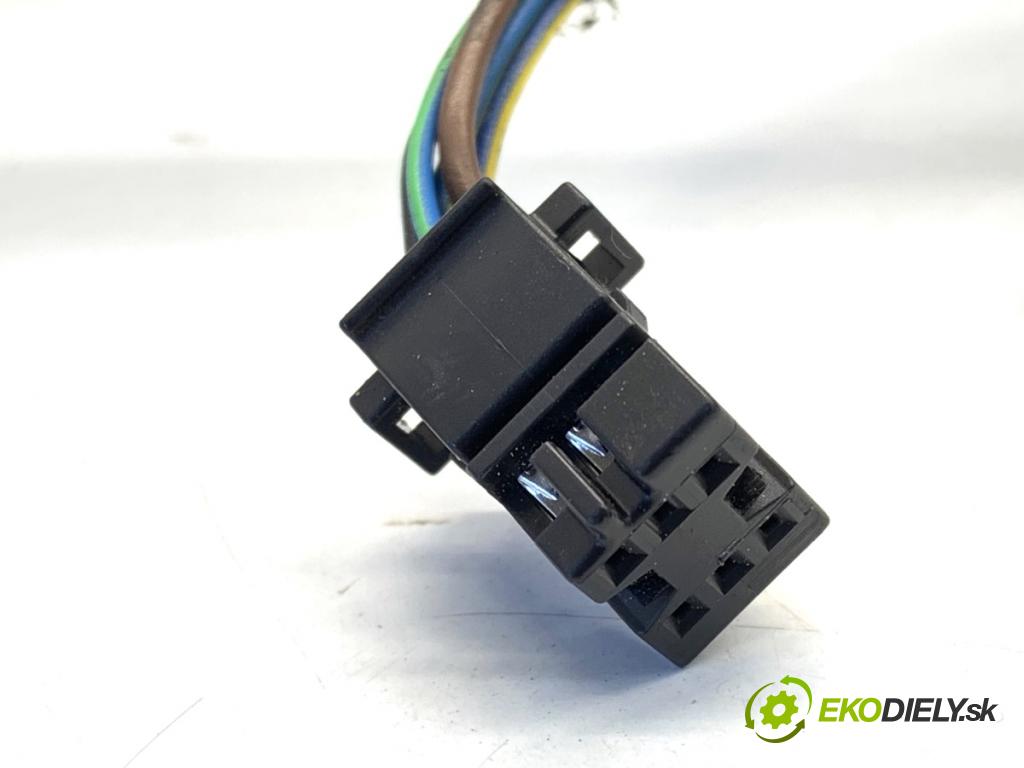 BMW E84 SUV 2013 85 kW sDrive 16 d 1995 káblovačka dveře přední část pravý 9269949