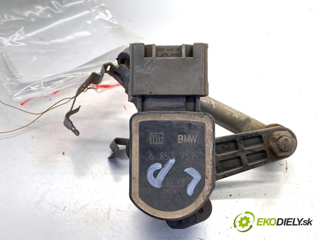 BMW E84 SUV 2013 85 kW sDrive 16 d 1995 snímač ÚROVEŇ: XENON přední část levý 6853752