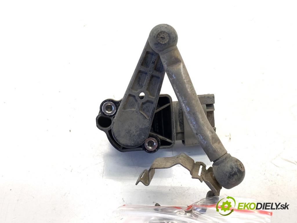 BMW E84 SUV 2013 85 kW sDrive 16 d 1995 snímač ÚROVEŇ: XENON přední část levý 6853752