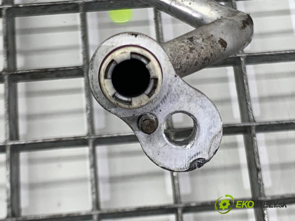 BMW E84 SUV 2013 85 kW sDrive 16 d 1995 rúrka klimatizace 9226413 (Trubka klimatizace)