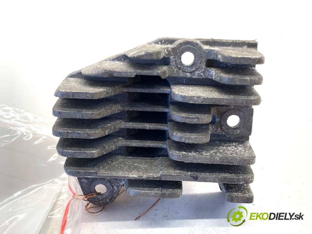 BMW E84 SUV 2013 85 kW sDrive 16 d 1995 modul LED 