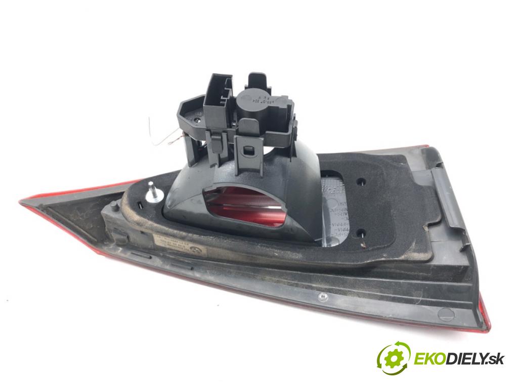 BMW E84 SUV 2013 85 kW sDrive 16 d 1995 Svetlo pravy zad vnútorná 2990114