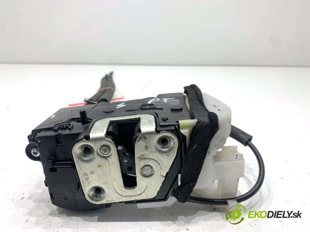 HYUNDAI ix35 SUV 2013 135 kW 2.0 CRDi 4WD 1995 zámok Dvere pravy zad 81420-2Y010