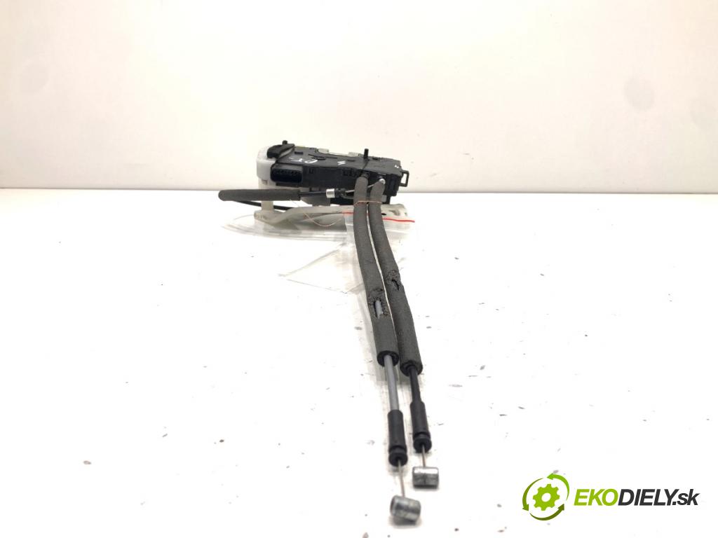 HYUNDAI ix35 SUV 2013 135 kW 2.0 CRDi 4WD 1995 zámok Dvere pravy zad 81420-2Y010