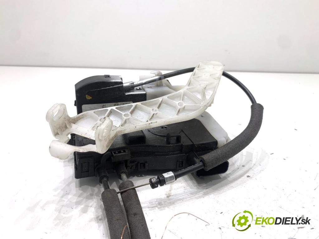 HYUNDAI ix35 SUV 2013 135 kW 2.0 CRDi 4WD 1995 zámok Dvere pravy zad 81420-2Y010