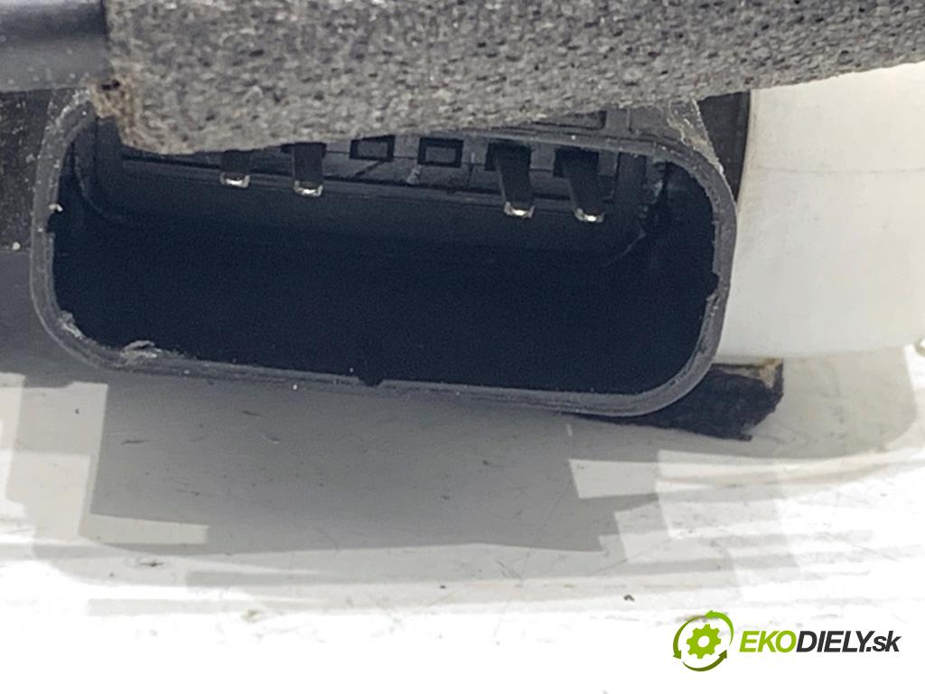 HYUNDAI ix35 SUV 2013 135 kW 2.0 CRDi 4WD 1995 zámok Dvere pravy zad 81420-2Y010