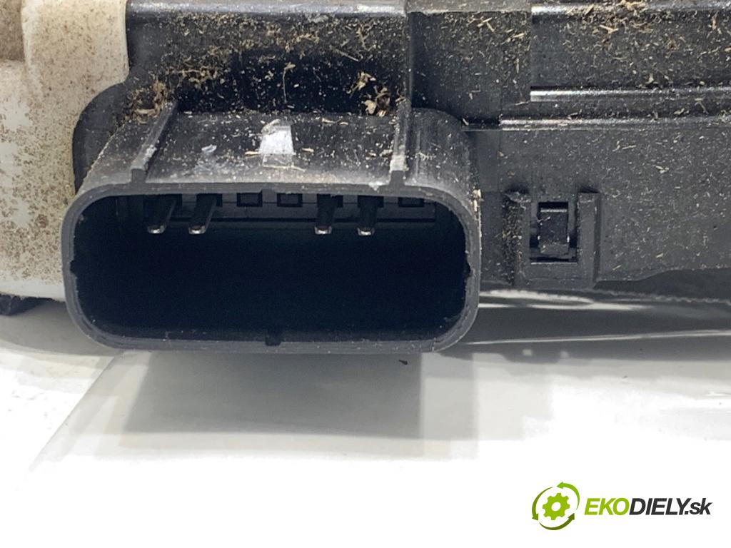 HYUNDAI ix35 SUV 2013 135 kW 2.0 CRDi 4WD 1995 zámok Dvere ľavy zad 81410-2Y010