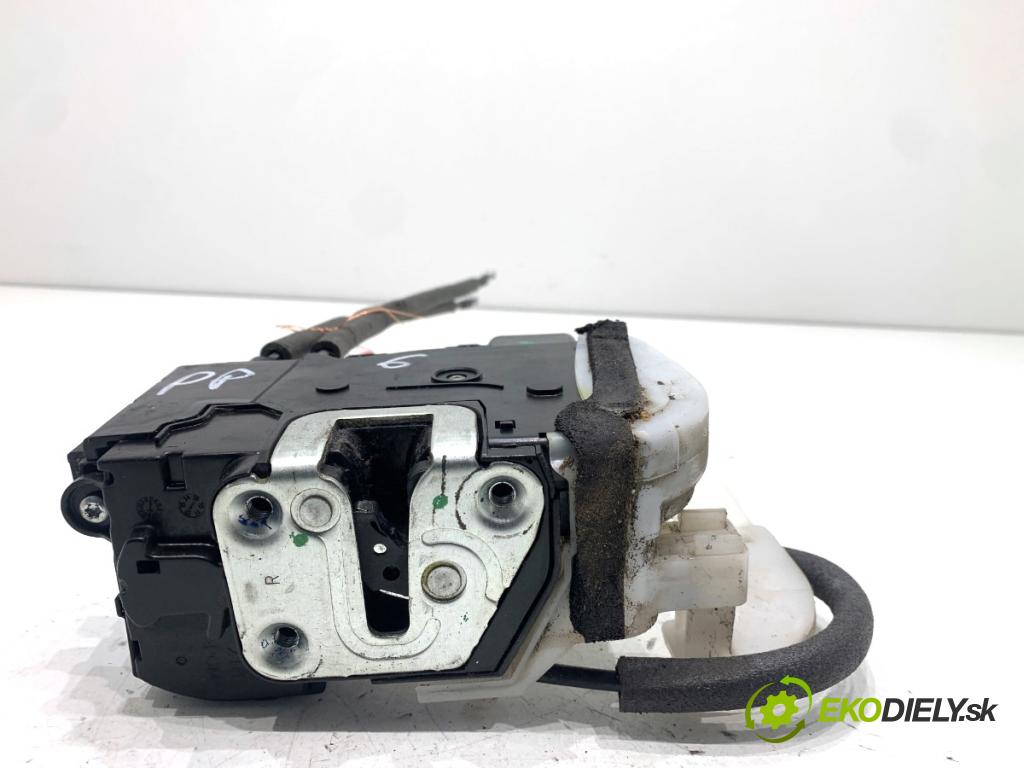 HYUNDAI ix35 SUV 2013 135 kW 2.0 CRDi 4WD 1995 zámok Dvere pravy predný 81320-2Y000