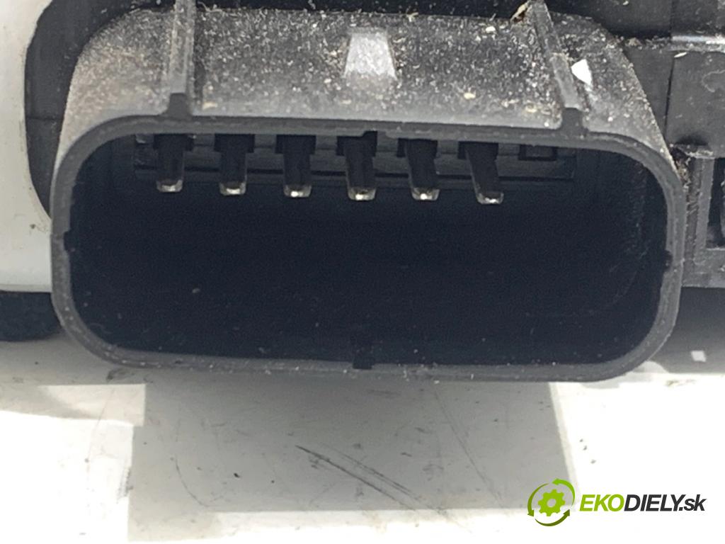 HYUNDAI ix35 SUV 2013 135 kW 2.0 CRDi 4WD 1995 zámok Dvere ľavy predný 81310-2Y000