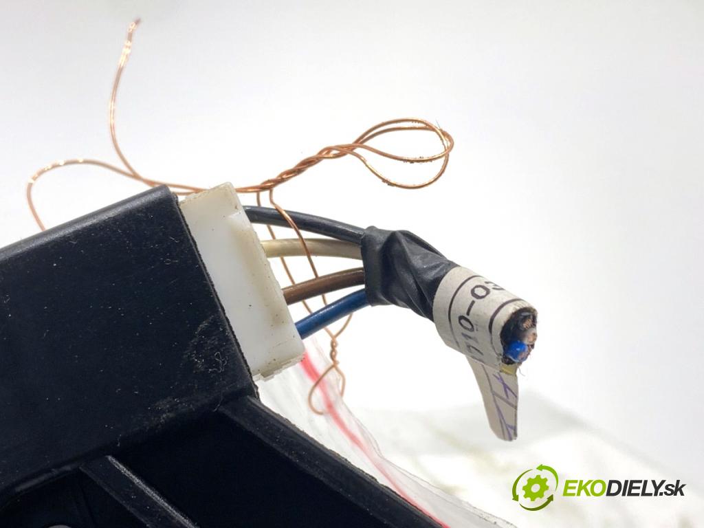 HYUNDAI ix35 SUV 2013 135 kW 2.0 CRDi 4WD 1995 Motor stieračov zad 98700-1H300