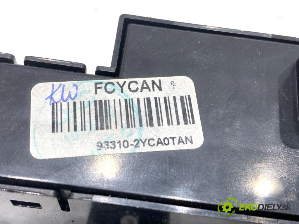 HYUNDAI ix35 SUV 2013 135 kW 2.0 CRDi 4WD 1995 přepínač ohřívání sedačky 93310-2YCA0TAN (Páčky pod volantem)