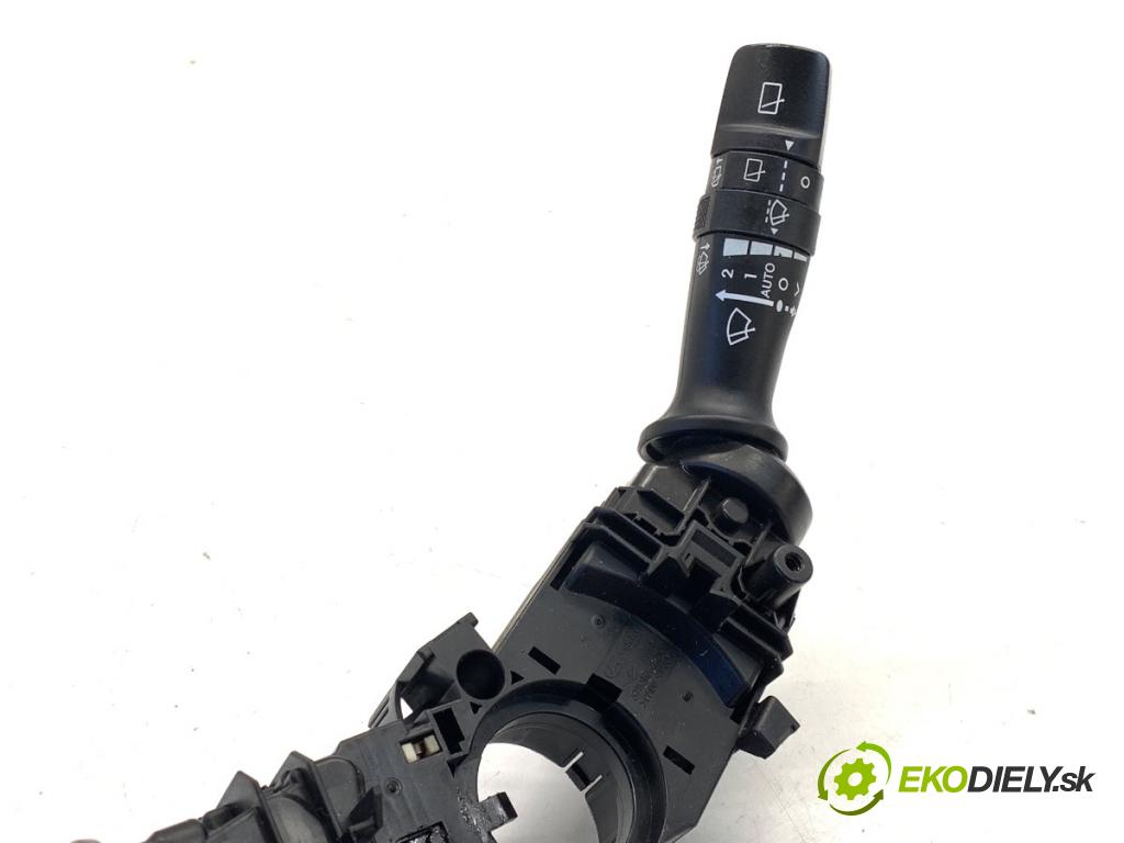 HYUNDAI ix35 SUV 2013 135 kW 2.0 CRDi 4WD 1995 Prepínač kombinovaný 3753MA-2210 (Prepínacie páčky pod volantom)