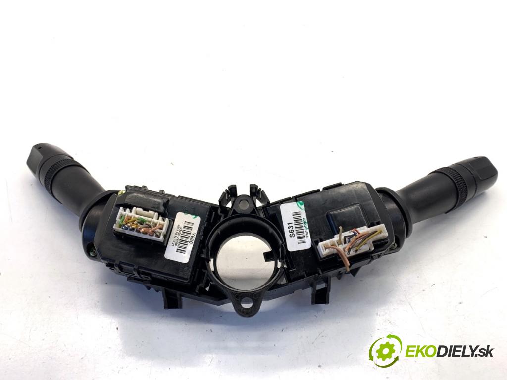 HYUNDAI ix35 SUV 2013 135 kW 2.0 CRDi 4WD 1995 Prepínač kombinovaný 3753MA-2210 (Prepínacie páčky pod volantom)