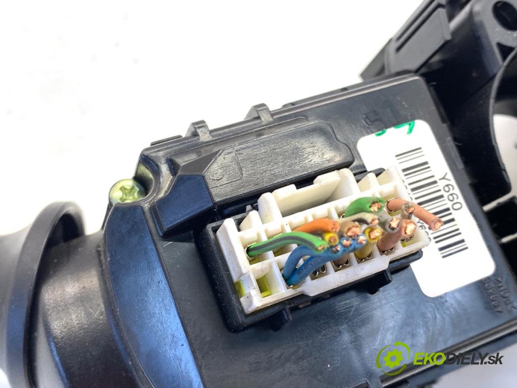 HYUNDAI ix35 SUV 2013 135 kW 2.0 CRDi 4WD 1995 Prepínač kombinovaný 3753MA-2210 (Prepínacie páčky pod volantom)