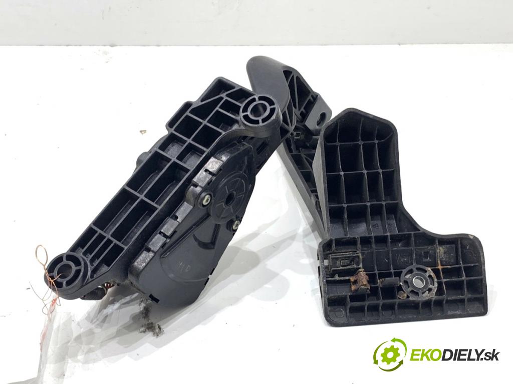 HYUNDAI ix35 SUV 2013 135 kW 2.0 CRDi 4WD 1995 potenciometr plynového pedálu 32726-2S000 (Potenciometr plynového pedálu)