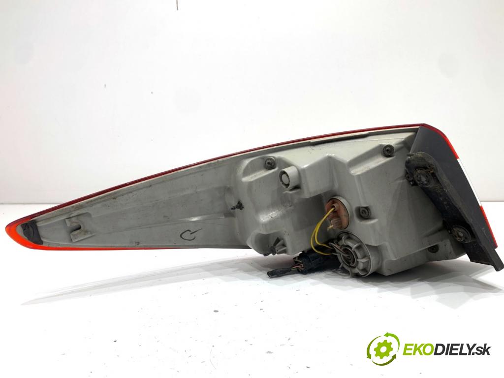 HYUNDAI ix35 SUV 2013 135 kW 2.0 CRDi 4WD 1995 Svetlo pravy zad 92402-2Y500