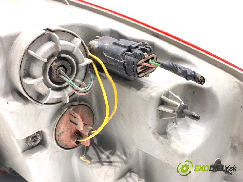 HYUNDAI ix35 SUV 2013 135 kW 2.0 CRDi 4WD 1995 Svetlo pravy zad 92402-2Y500