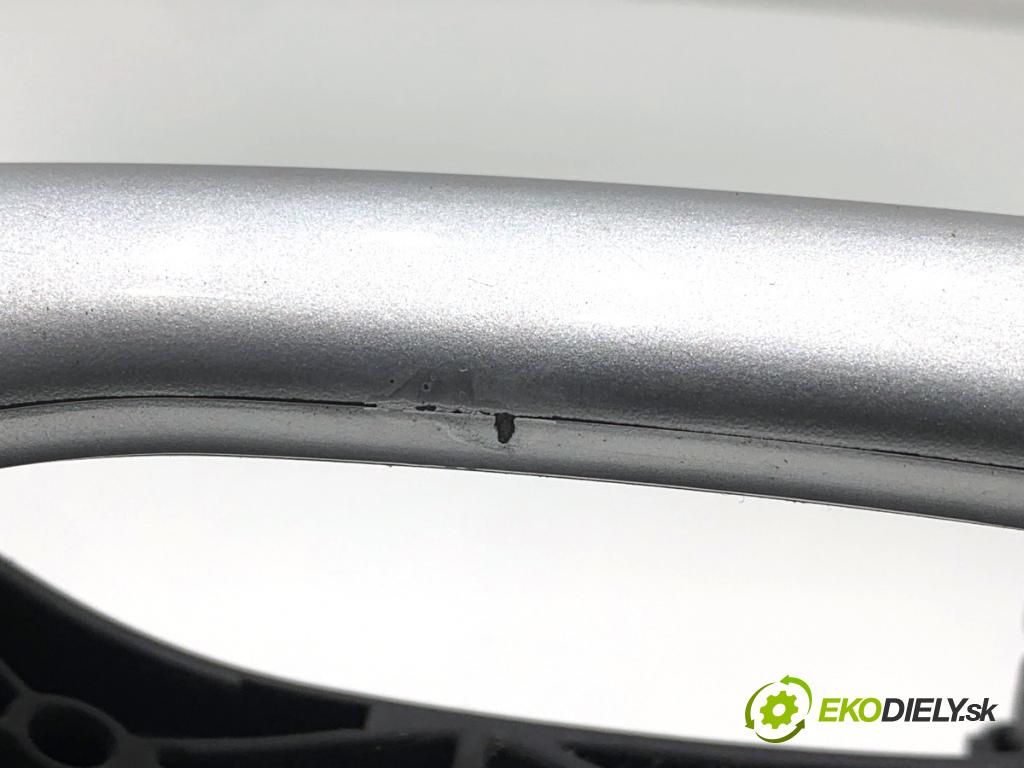 HYUNDAI ix35 SUV 2013 135 kW 2.0 CRDi 4WD 1995 Kľučka vonkajšia pravy predný