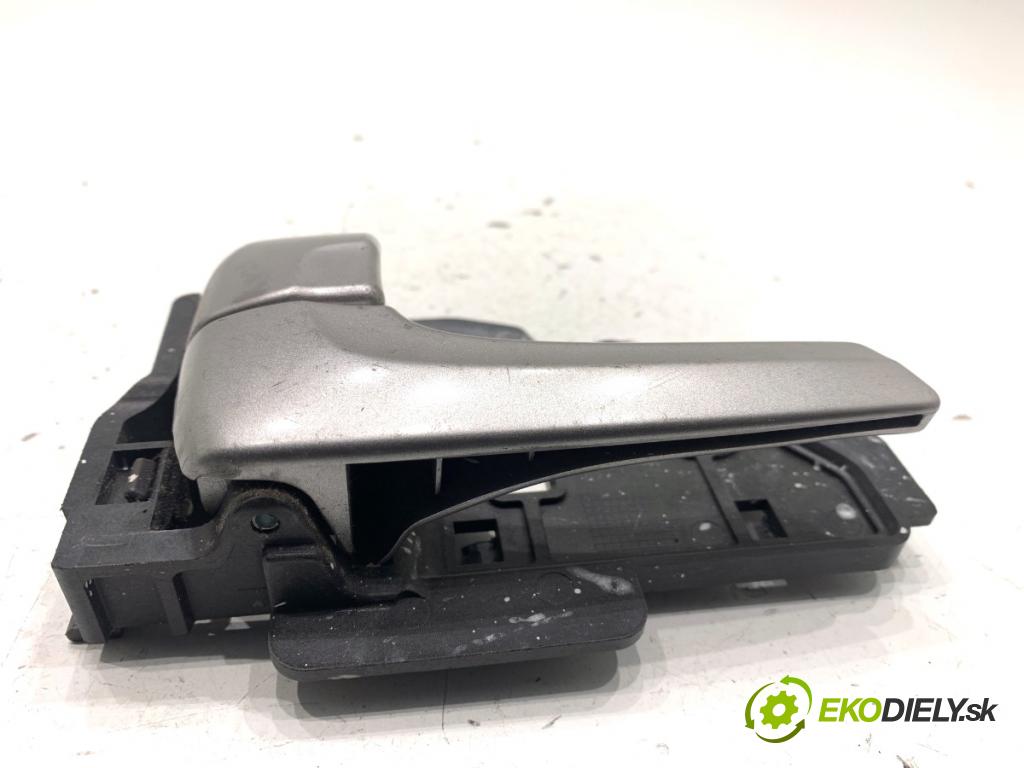 HYUNDAI ix35 SUV 2013 135 kW 2.0 CRDi 4WD 1995 Kľučka vnútorná ľavy predný 82618-2S000