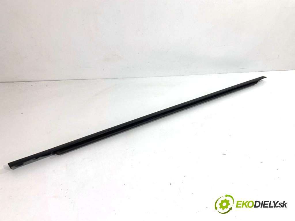 HYUNDAI ix35 SUV 2013 135 kW 2.0 CRDi 4WD 1995 Lišta Sbírání: predný pravy