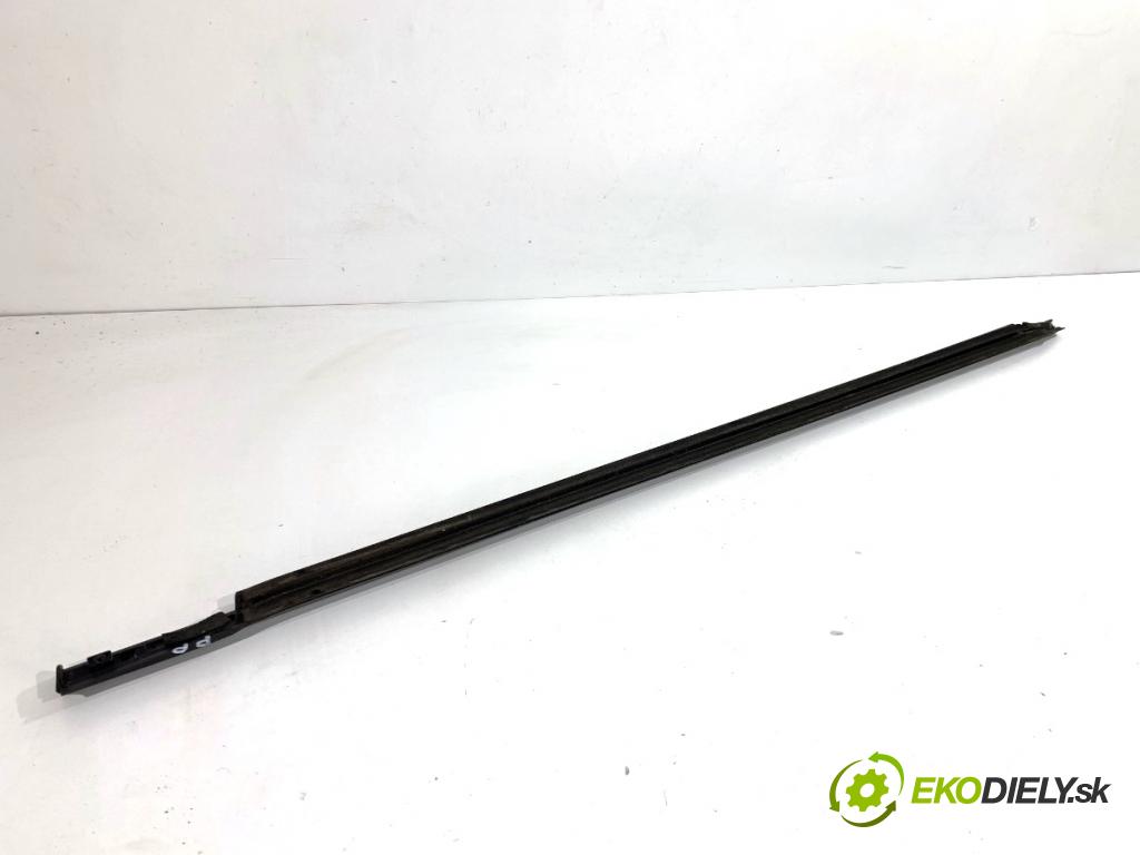 HYUNDAI ix35 SUV 2013 135 kW 2.0 CRDi 4WD 1995 Lišta Sbírání: predný pravy