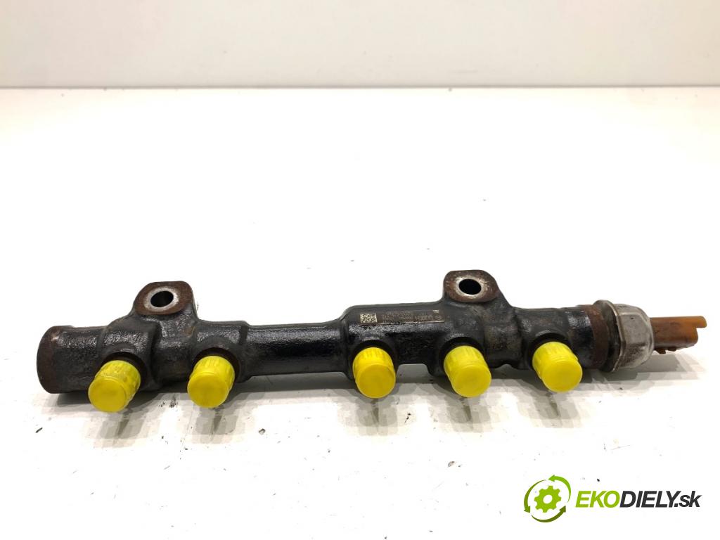 PEUGEOT 308 SW II Kombi 2014 88 kW 1.6 BlueHDi 120 1560 lišta vstřikovací 9804776780 (Vstřikovací lišta)