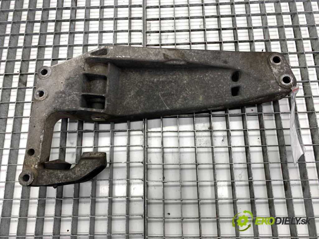 BMW F25 SUV 2013 135 kW xDrive 20 d 1995 držák převodovky 6786567