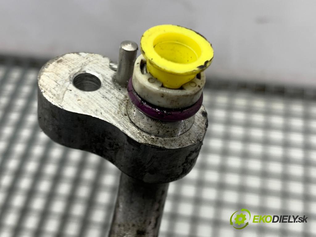 BMW F25 SUV 2013 135 kW xDrive 20 d 1995 rúrka klimatizácie 9228239 (Rúrka klimatizácie)