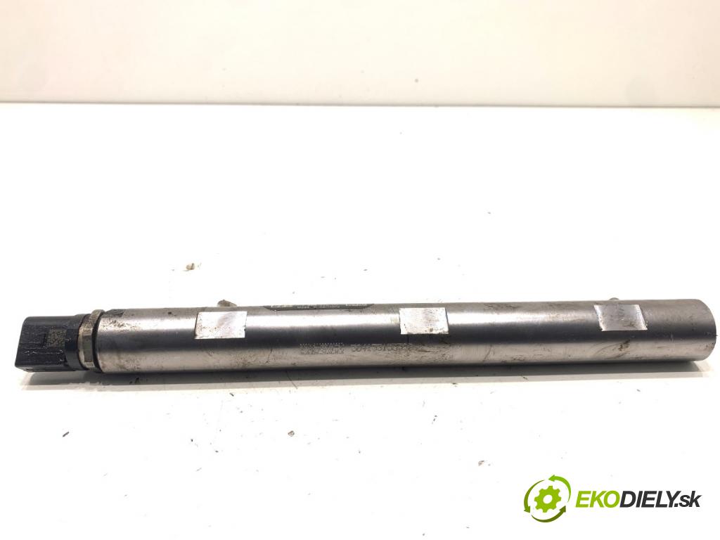 BMW F25 SUV 2013 135 kW xDrive 20 d 1995 lišta vstřikovací SENZOR 7809128