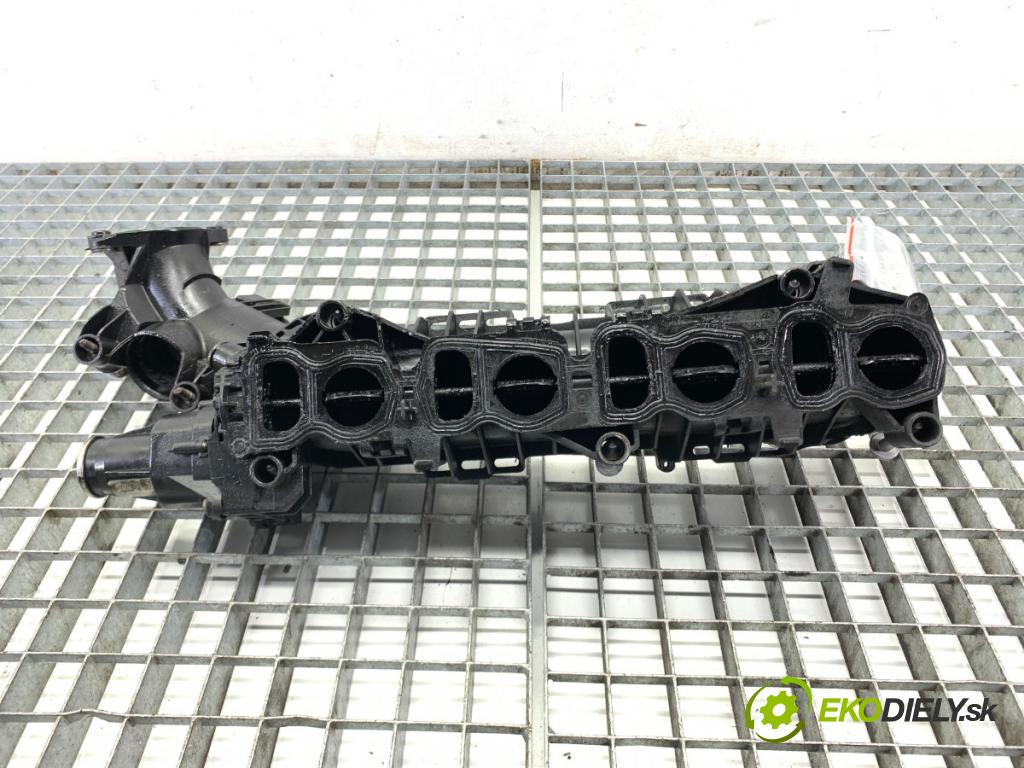 BMW F25 SUV 2013 135 kW xDrive 20 d 1995 potrubí sání 7807991 (Sací potrubí)