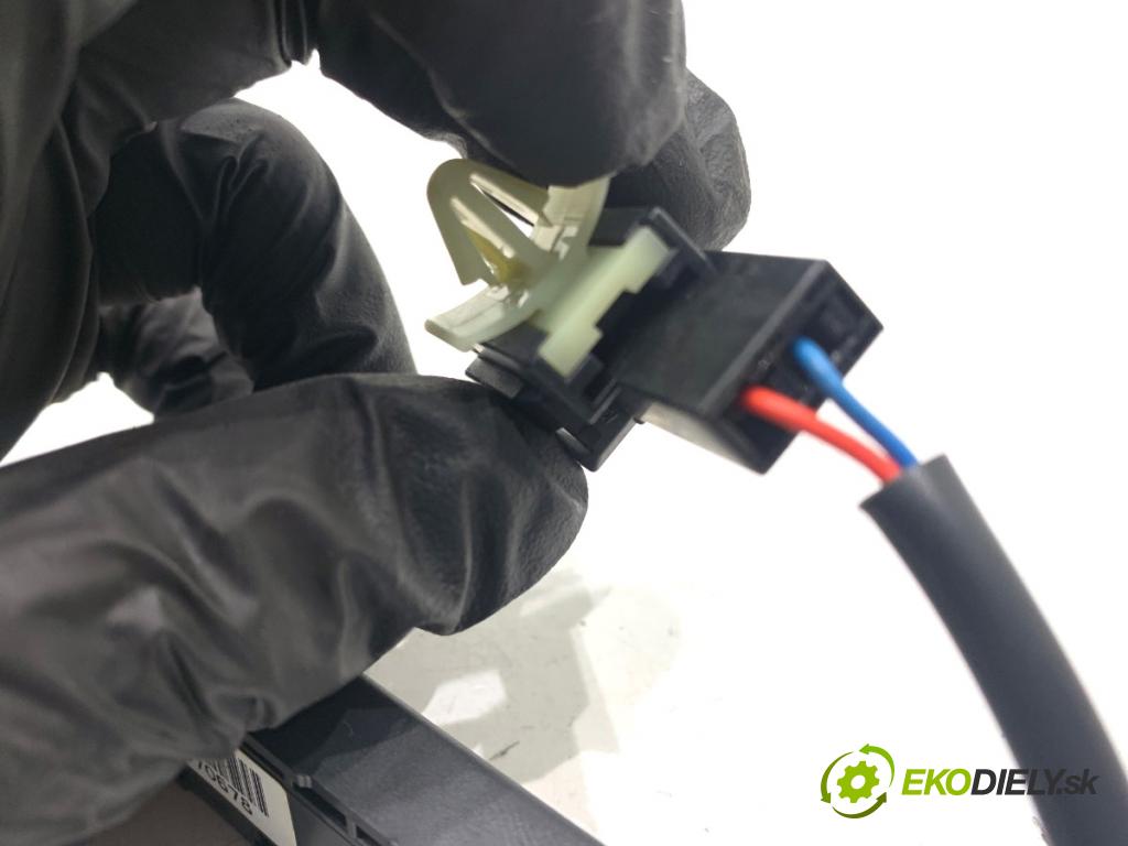 HYUNDAI ix35 SUV 2013 135 kW 2.0 CRDi 4WD 1995 Zosilňovač Antenní: 95420-2S310 (Zosilňovač)