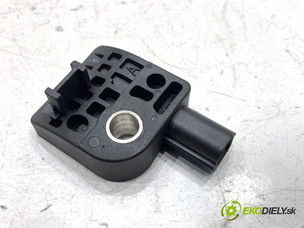 HYUNDAI ix35 SUV 2013 135 kW 2.0 CRDi 4WD 1995 Snímač nárazu 95920-2S100 (Snímač nárazu)