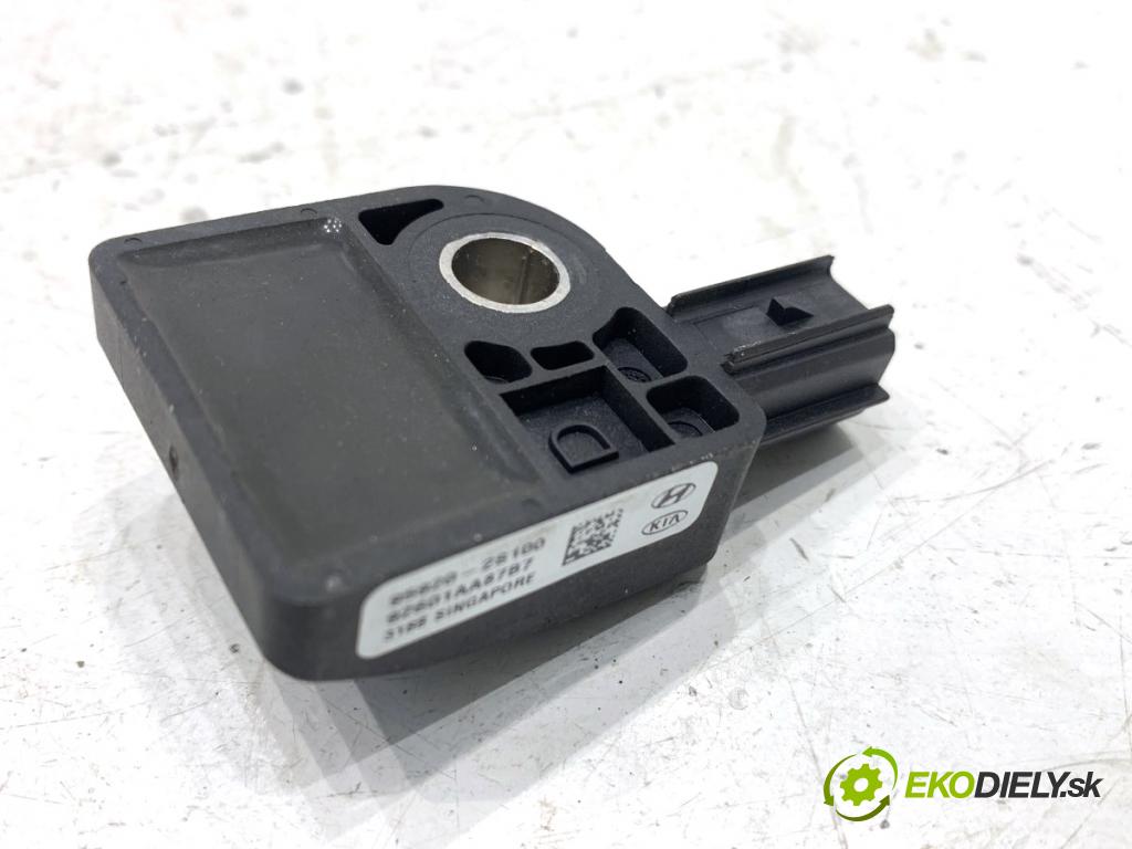 HYUNDAI ix35 SUV 2013 135 kW 2.0 CRDi 4WD 1995 Snímač nárazu 95920-2S100 (Snímač nárazu)