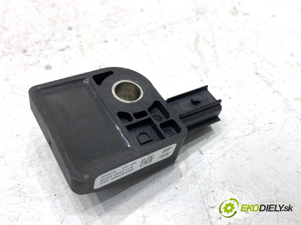 HYUNDAI ix35 SUV 2013 135 kW 2.0 CRDi 4WD 1995 Snímač nárazu 95920-2S100 (Snímač nárazu)