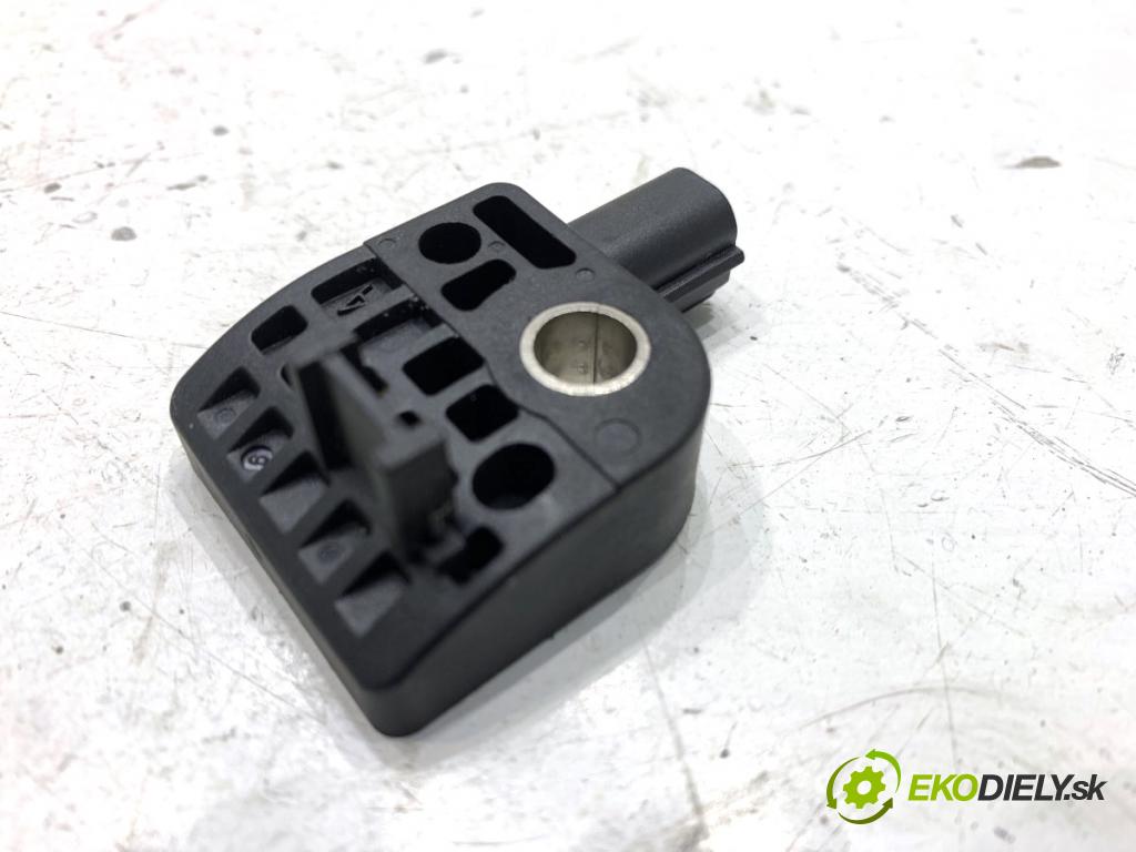 HYUNDAI ix35 SUV 2013 135 kW 2.0 CRDi 4WD 1995 Snímač nárazu 95920-2S100 (Snímač nárazu)