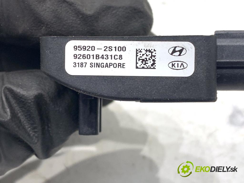 HYUNDAI ix35 SUV 2013 135 kW 2.0 CRDi 4WD 1995 Snímač nárazu 95920-2S100 (Snímač nárazu)