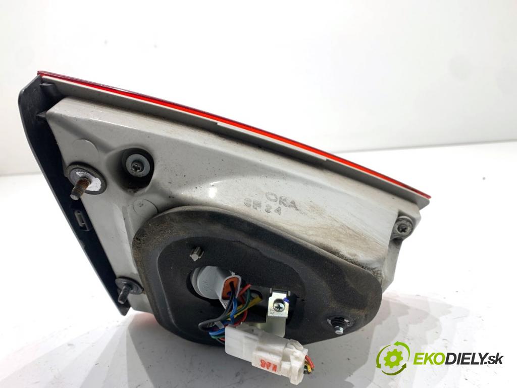 HYUNDAI ix35 SUV 2013 135 kW 2.0 CRDi 4WD 1995 Svetlo zad pravá vnútorná 92404-2Y500 (Kľučka dverí ostatné)