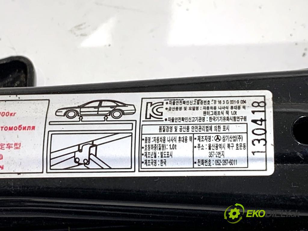 HYUNDAI ix35 SUV 2013 135 kW 2.0 CRDi 4WD 1995 ZVEDÁK: - Mechanizmus