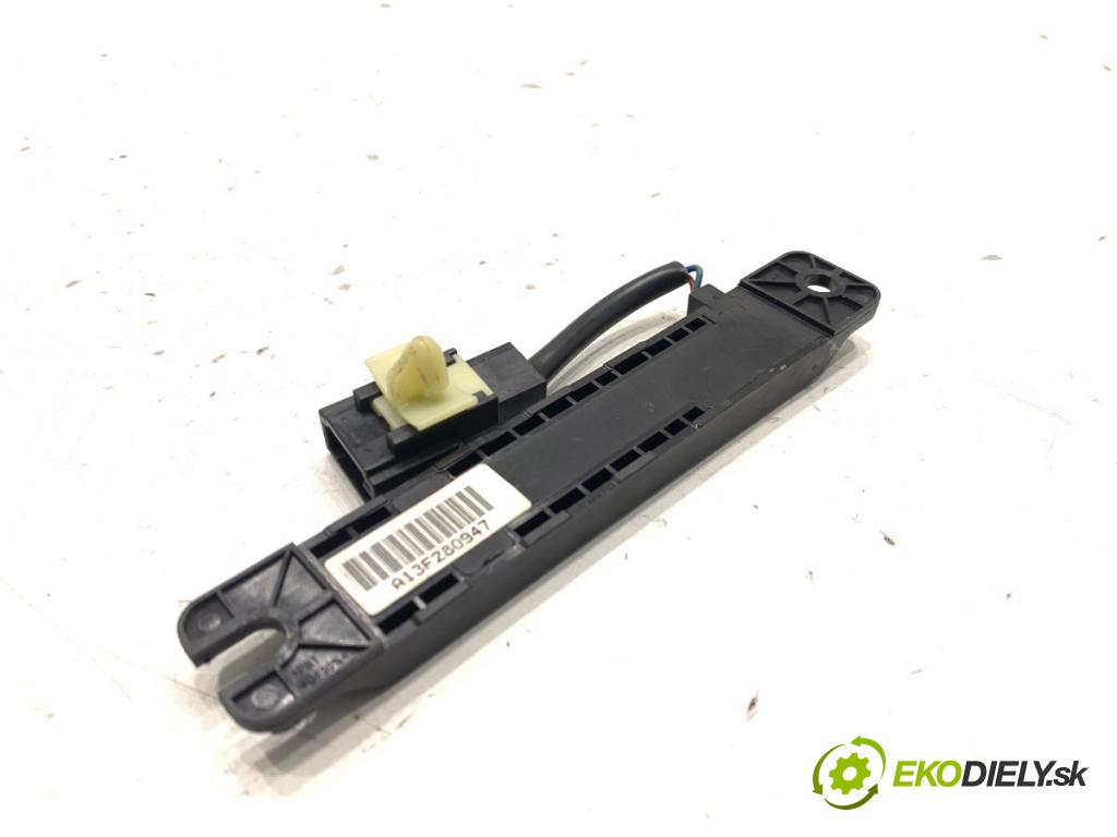 HYUNDAI ix35 SUV 2013 135 kW 2.0 CRDi 4WD 1995 zesilovač Antenní: 95420-2Y200 (Zesilovač)