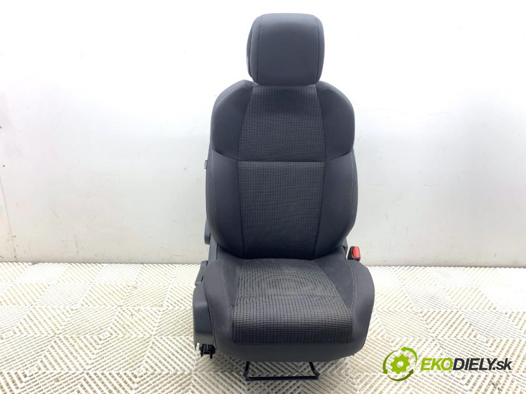 PEUGEOT 508 I sedan 2012 103 kW 2.0 HDi 1997 Sedadlo pravy predný 