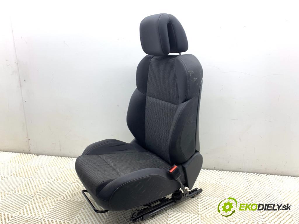 PEUGEOT 508 I sedan 2012 103 kW 2.0 HDi 1997 Sedadlo pravy predný