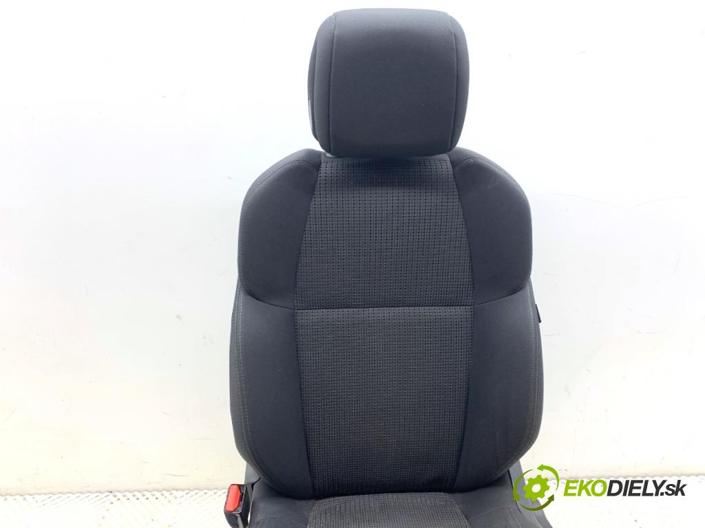 PEUGEOT 508 I sedan 2012 103 kW 2.0 HDi 1997 sedadlo levý přední část